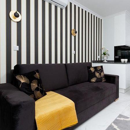 Mennica Residence - City Center Apartments By Noclegi Renters Warschau Exterior foto