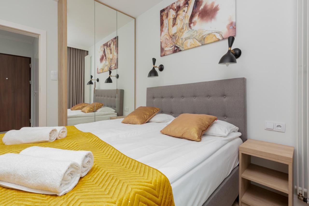 Mennica Residence - City Center Apartments By Noclegi Renters Warschau Exterior foto