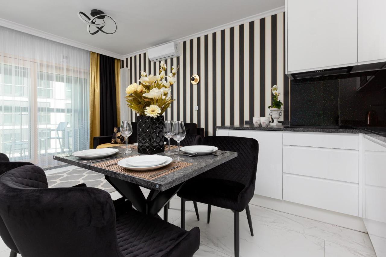 Mennica Residence - City Center Apartments By Noclegi Renters Warschau Exterior foto